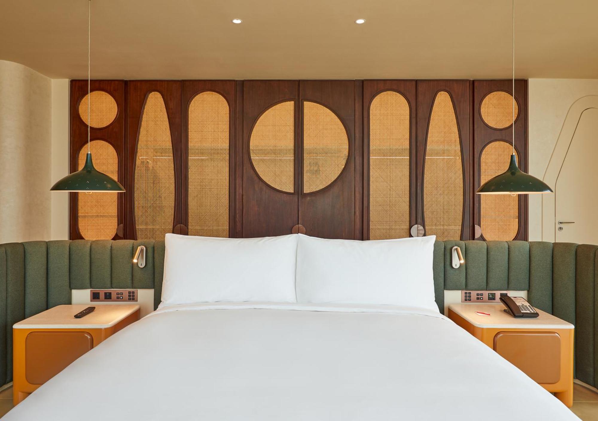 The Standard, Bangkok Mahanakhon Camera foto A bedroom at the hotel