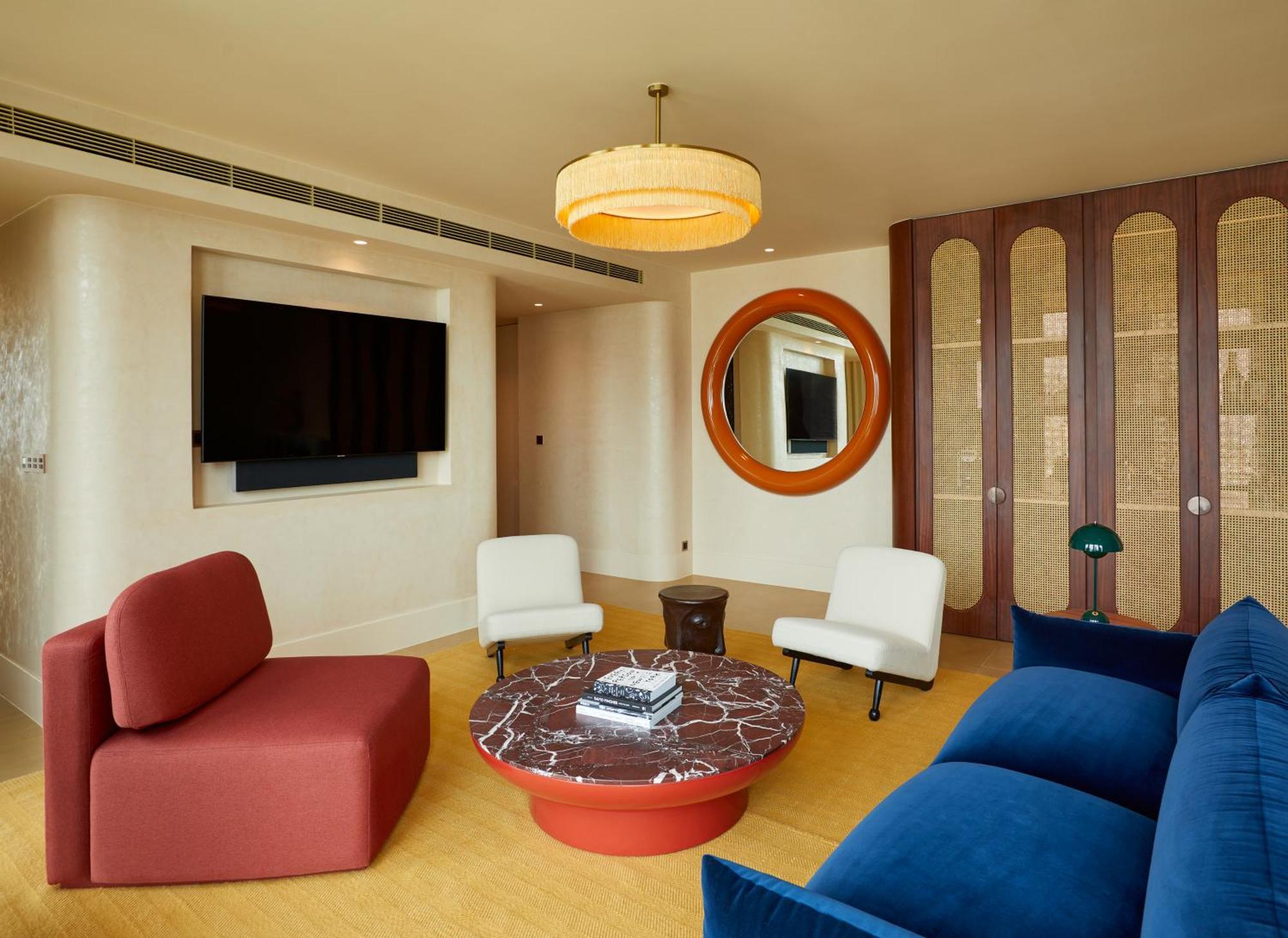 The Standard, Bangkok Mahanakhon Camera foto The living room of a suite at The Oberoi, Mumbai